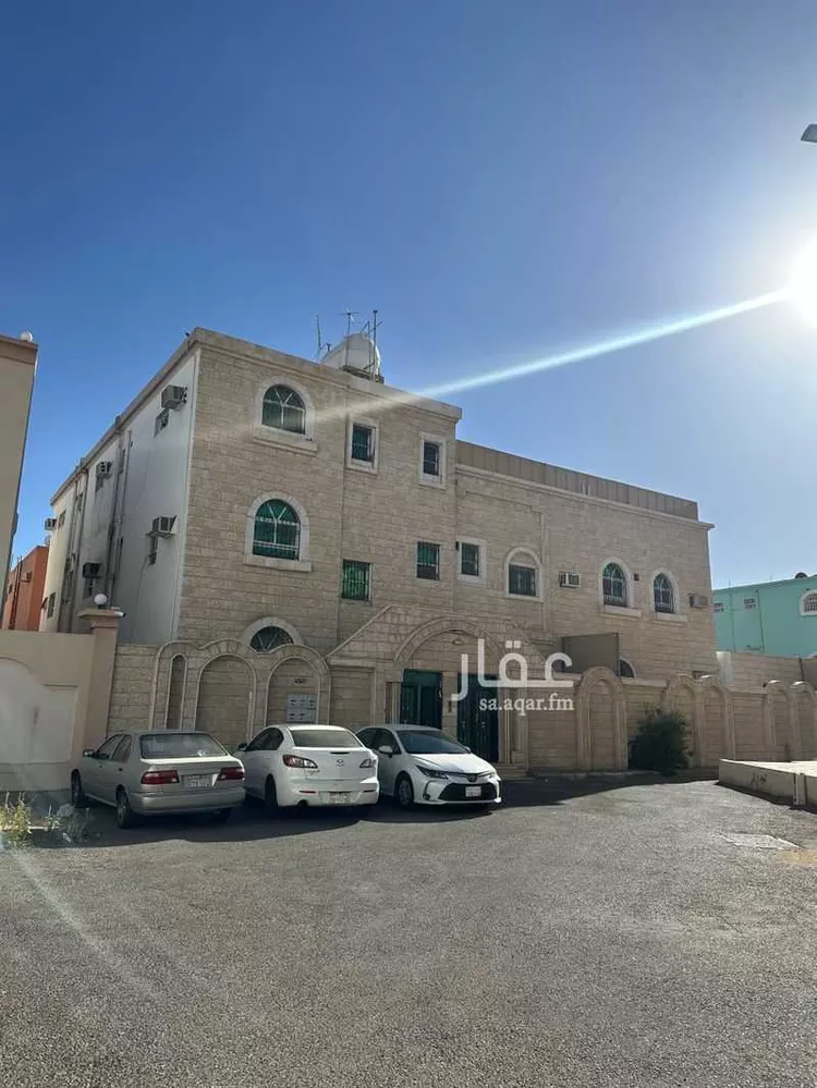 فيلا للبيع في شارع ابي الجود, حي الفيصلية الجنوبية, مدينة تبوك, منطقة تبوك صورة 2