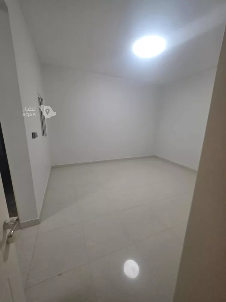 Floor for Rent in Riyadh Al Munsiyah 4