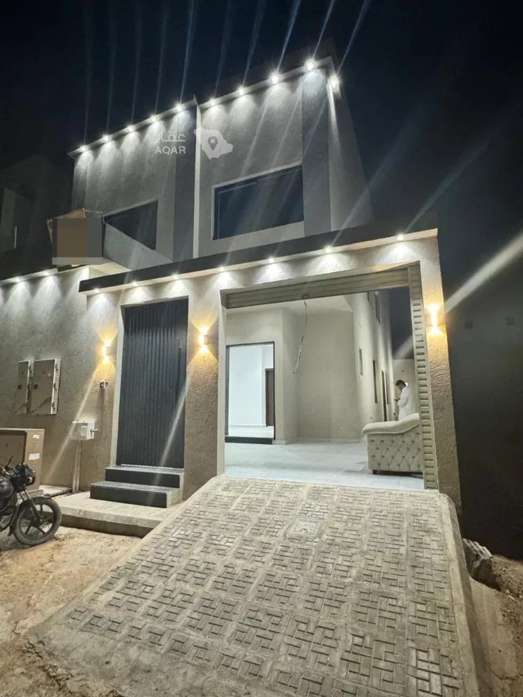 Floor for Sale in Riyadh Al Janadriyah