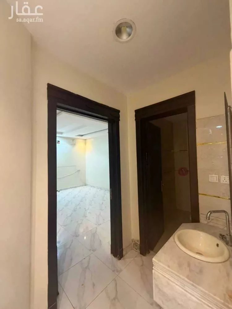 فيلا للإيجار في شارع عبدالكريم بن يوسف الأنصاري, حي بدر, مدينة الرياض, منطقة الرياض صورة 5
