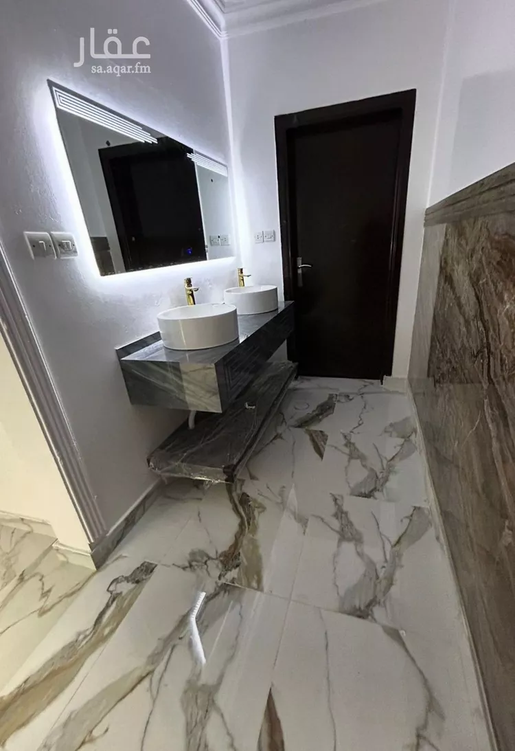 فيلا للبيع في شارع شارع الأمير سلطان بن عبدالعزيز, حي الخالدية, مدينة الدرعية, منطقة الرياض صورة 3