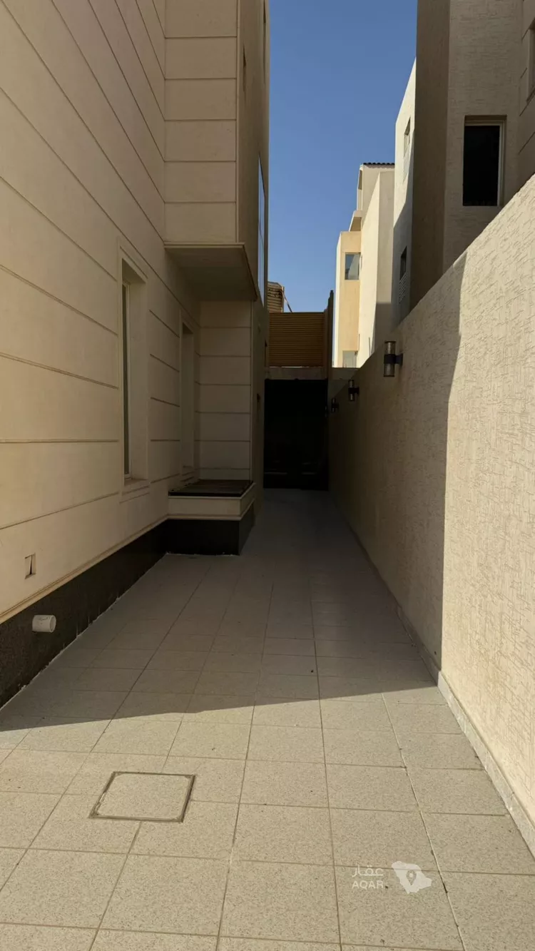 فيلا للبيع في شارع إبراهيم بن موسى الفيومي, حي الرمال, مدينة الرياض, منطقة الرياض 16