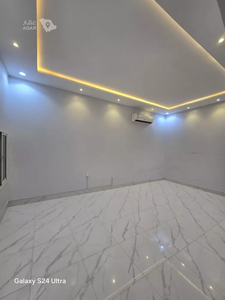Floor for Rent in Riyadh Al Arid 10