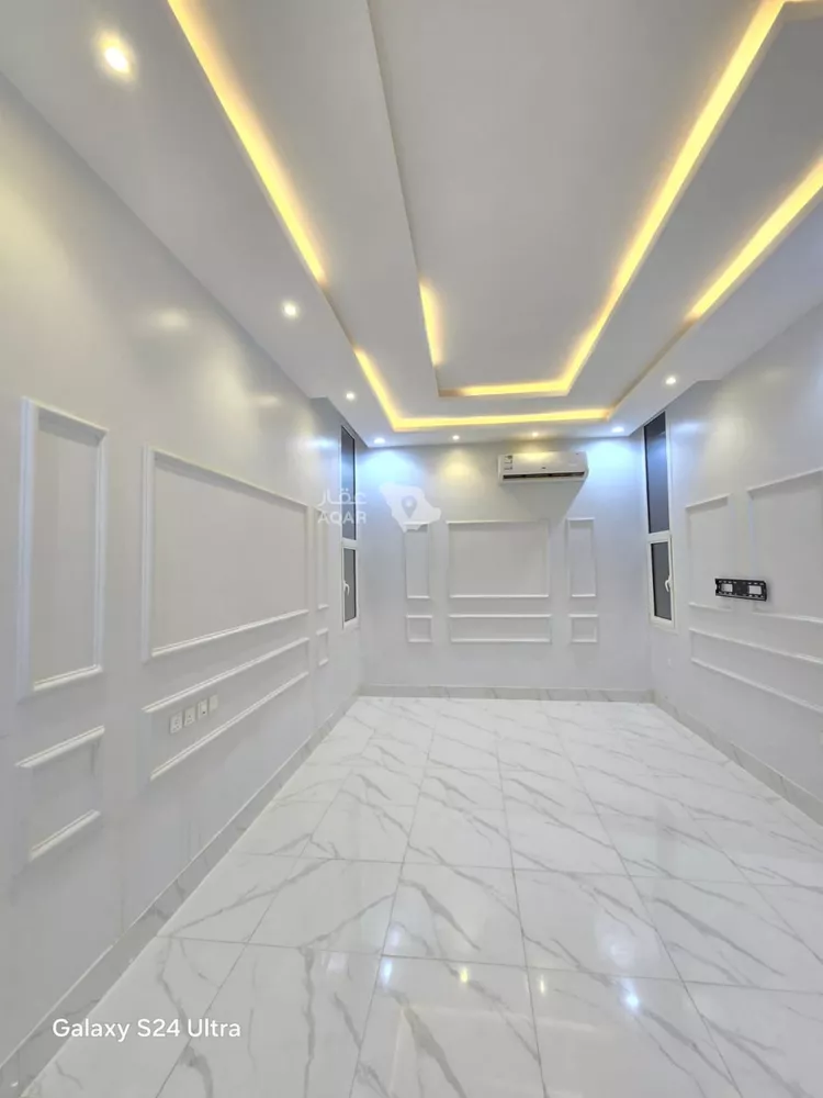 Floor for Rent in Riyadh Al Arid 9