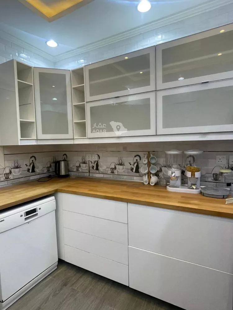 Floor for Rent in Riyadh Al Arid 12