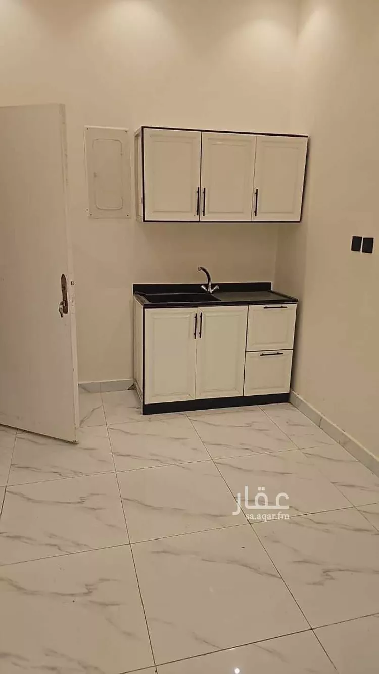 شقة للإيجار في شارع ابي سفيان بن حرب, حي مغرزات, مدينة الرياض, منطقة الرياض صورة 3