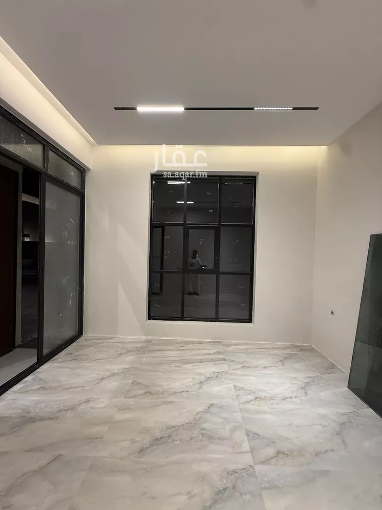 فيلا للبيع في شارع أنور الجندي, حي المهدية, مدينة الرياض, منطقة الرياض صورة 4