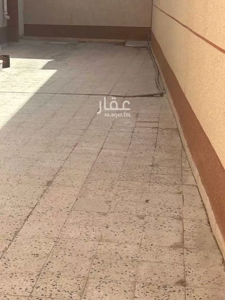 عمارة للبيع في شارع الحسن بن عبدالعزيز, حي العزيزية, مدينة المدينة المنورة, منطقة المدينة المنورة صورة 2