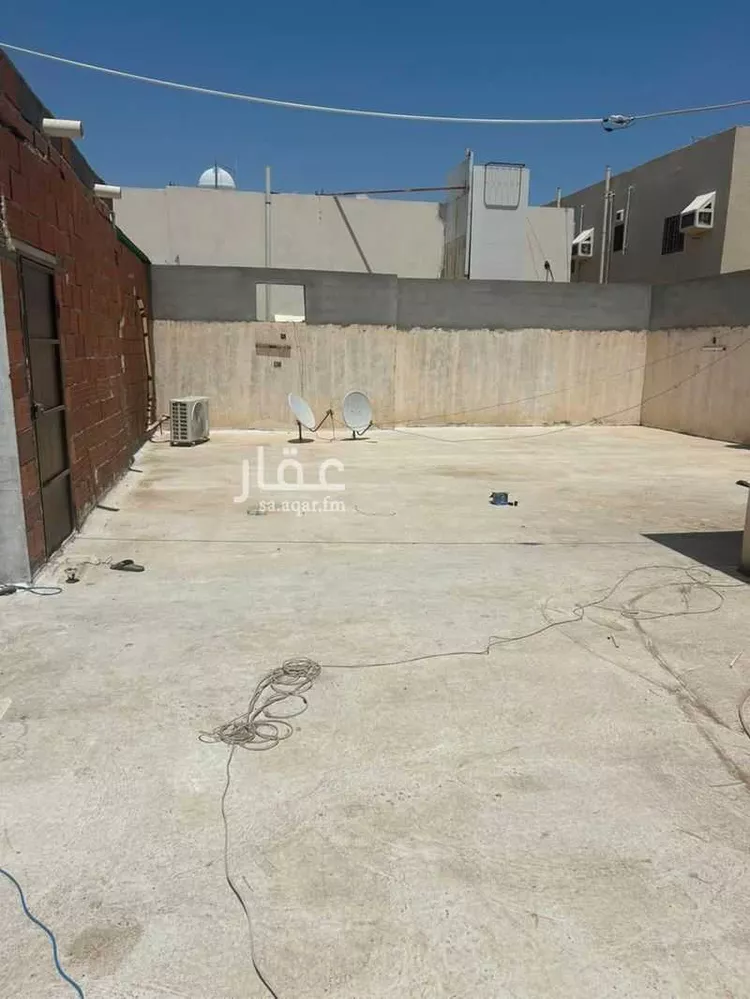 عمارة للبيع في شارع الحسن بن عبدالعزيز, حي العزيزية, مدينة المدينة المنورة, منطقة المدينة المنورة 9