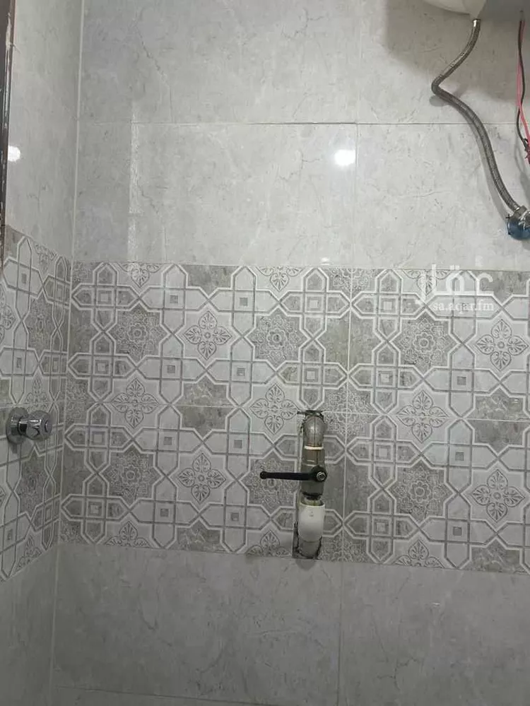 عمارة للبيع في شارع الحسن بن عبدالعزيز, حي العزيزية, مدينة المدينة المنورة, منطقة المدينة المنورة صورة 4