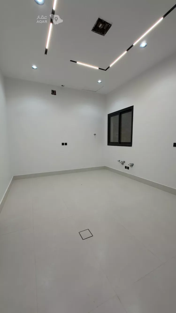 فيلا للبيع في شارع علي بن يوسف الغساني, حي المهدية, مدينة الرياض, منطقة الرياض 11