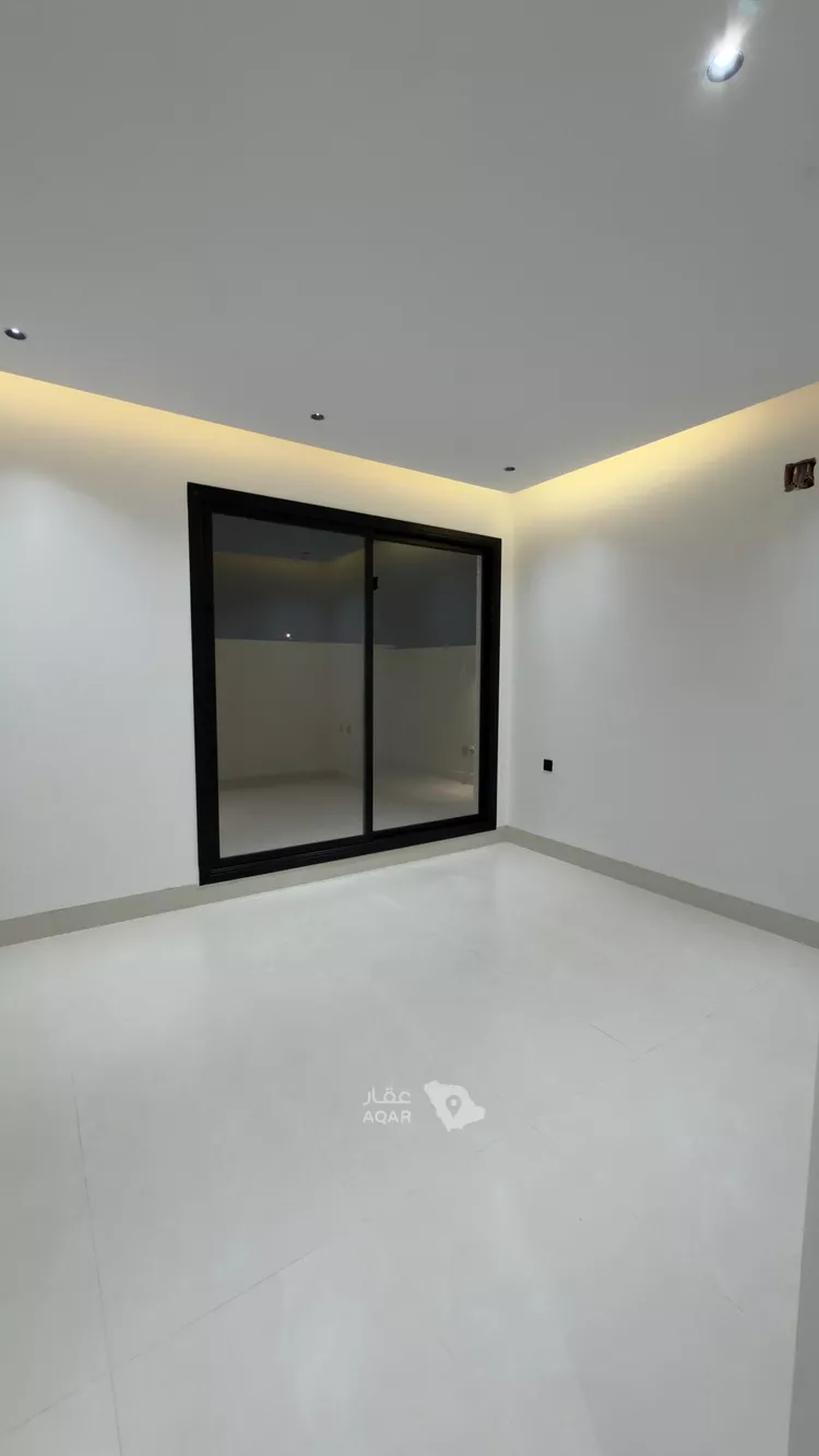 فيلا للبيع في شارع علي بن يوسف الغساني, حي المهدية, مدينة الرياض, منطقة الرياض 12