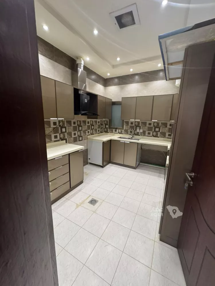 Floor for Rent in Riyadh As Sahafah 6