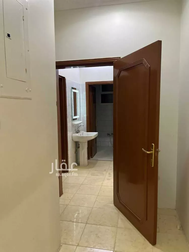 شقة للإيجار في شارع عبدالكريم الديناري, حي العريجاء الغربي, مدينة الرياض, منطقة الرياض صورة 5