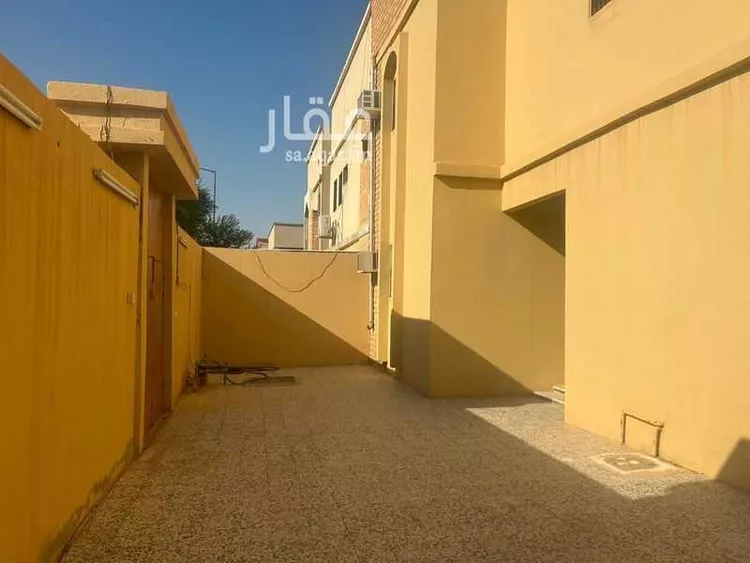 فيلا للبيع في شارع عفراء النجيل, حي العريجاء الغربي, مدينة الرياض, منطقة الرياض صورة 2