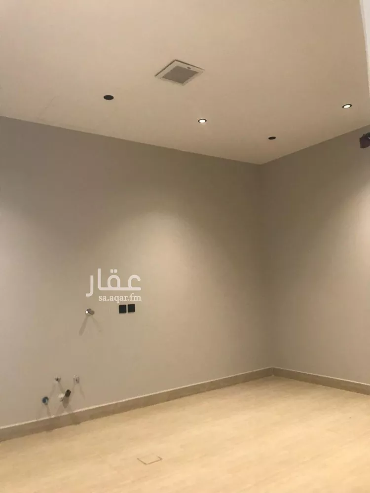 Floor for Sale in Riyadh King Faisal 19