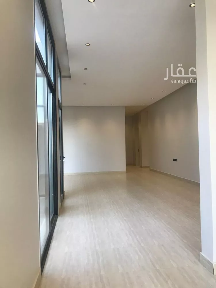Floor for Sale in Riyadh King Faisal 11