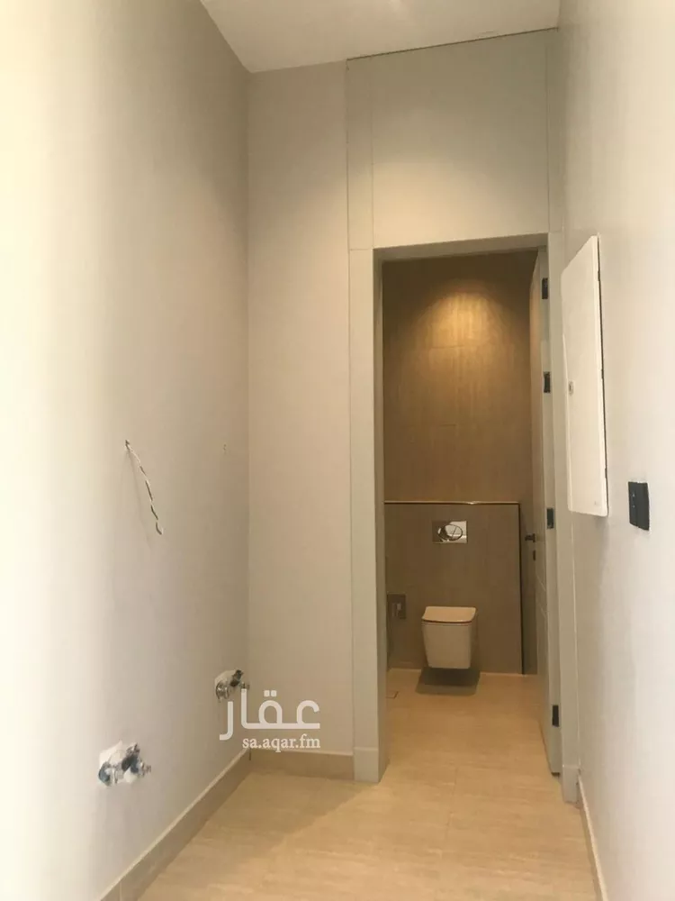 Floor for Sale in Riyadh King Faisal 20