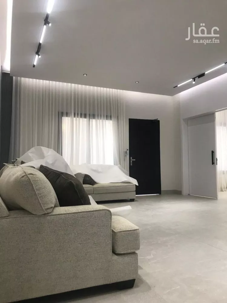 Villa for Sale in Riyadh Al Yarmouk 8