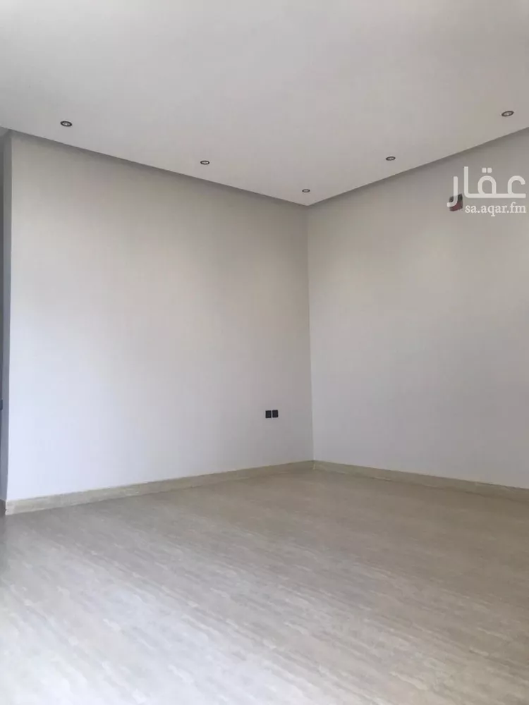 Floor for Sale in Riyadh King Faisal 10
