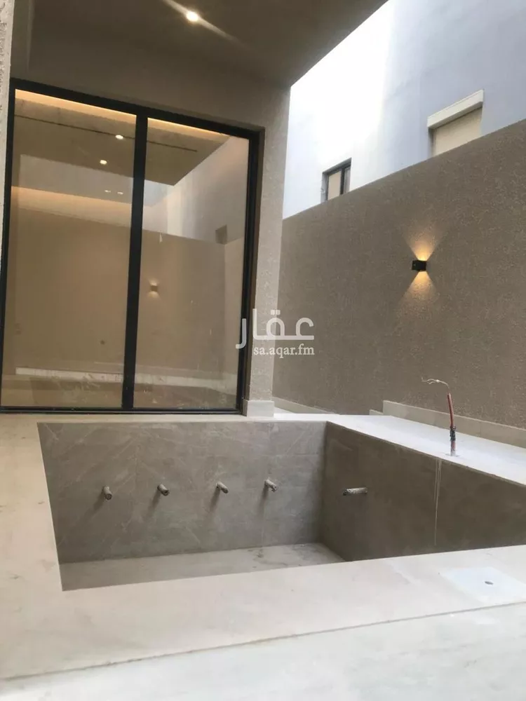 فيلا للبيع في شارع ابن أبي عذيبة, حي القيروان, مدينة الرياض, منطقة الرياض 10