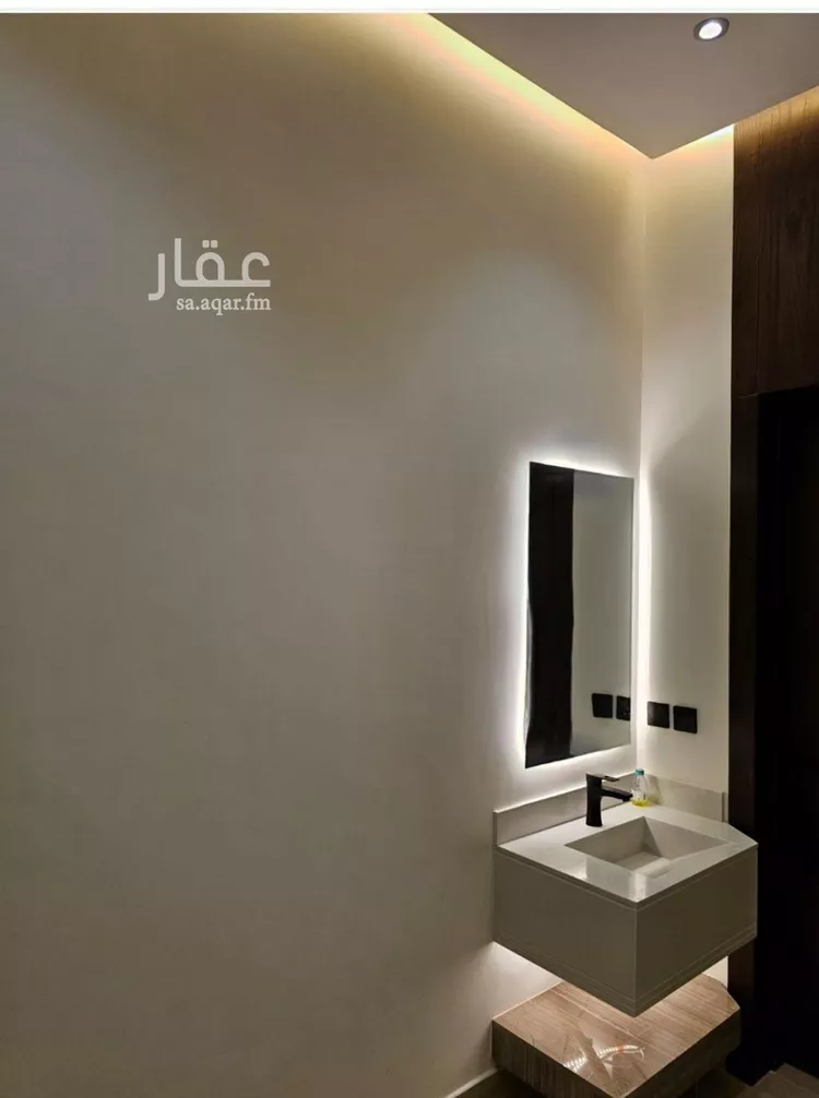 فيلا للبيع في شارع الجميل ابن حاتم, حي ظهرة لبن, مدينة الرياض, منطقة الرياض صورة 4