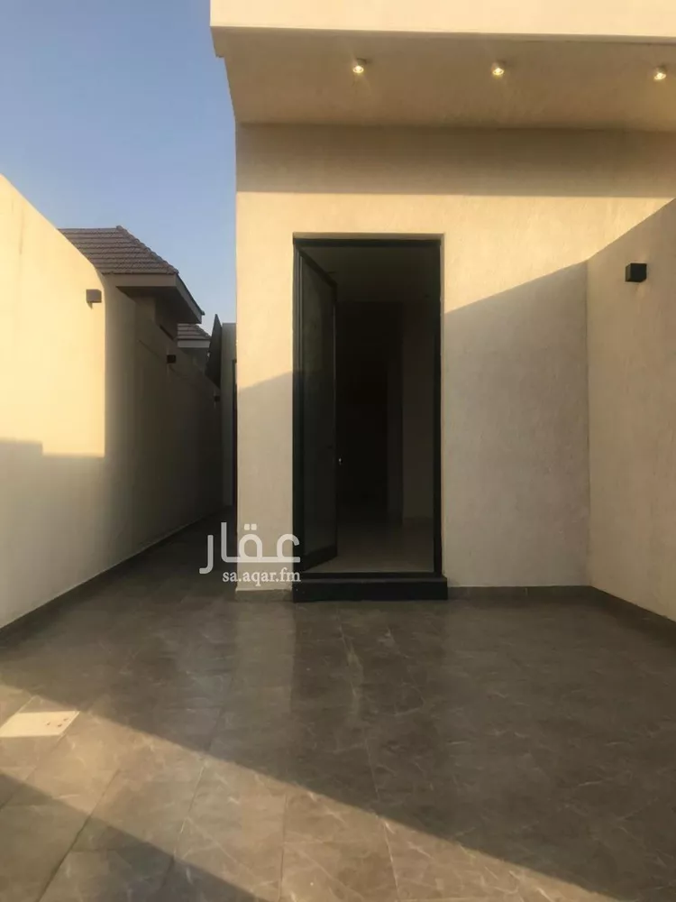 Floor for Sale in Riyadh King Faisal 7