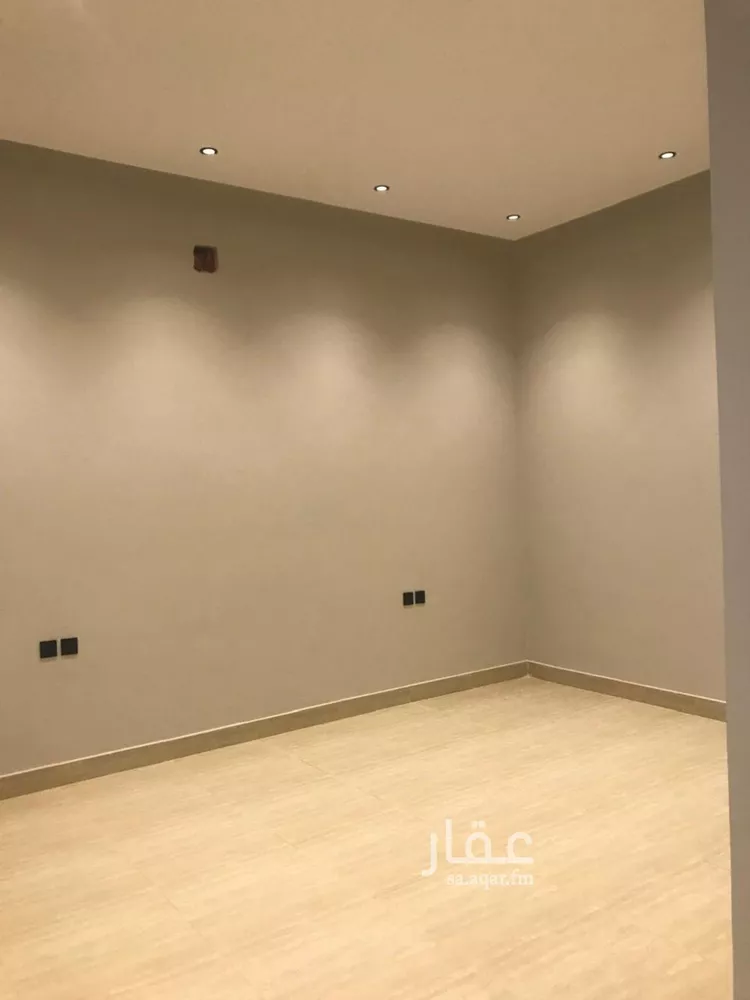 Floor for Sale in Riyadh King Faisal 16
