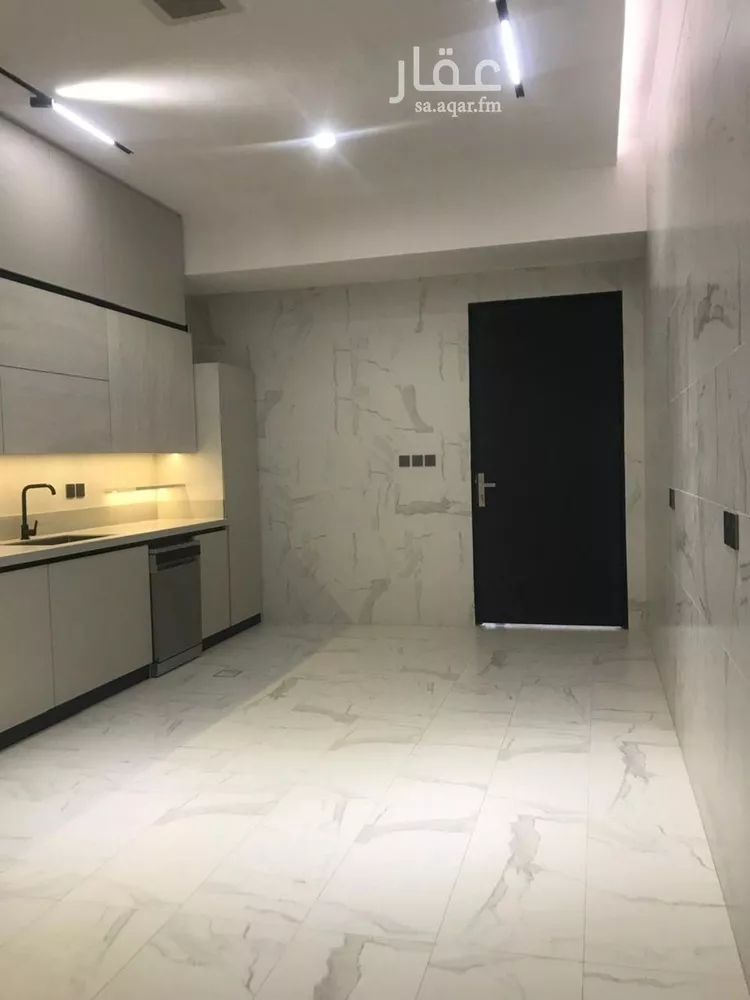 Villa for Sale in Riyadh Al Yarmouk 9
