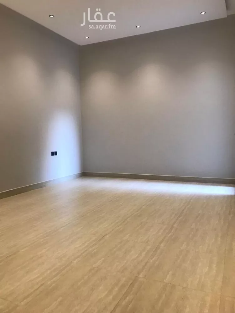Floor for Sale in Riyadh King Faisal 15
