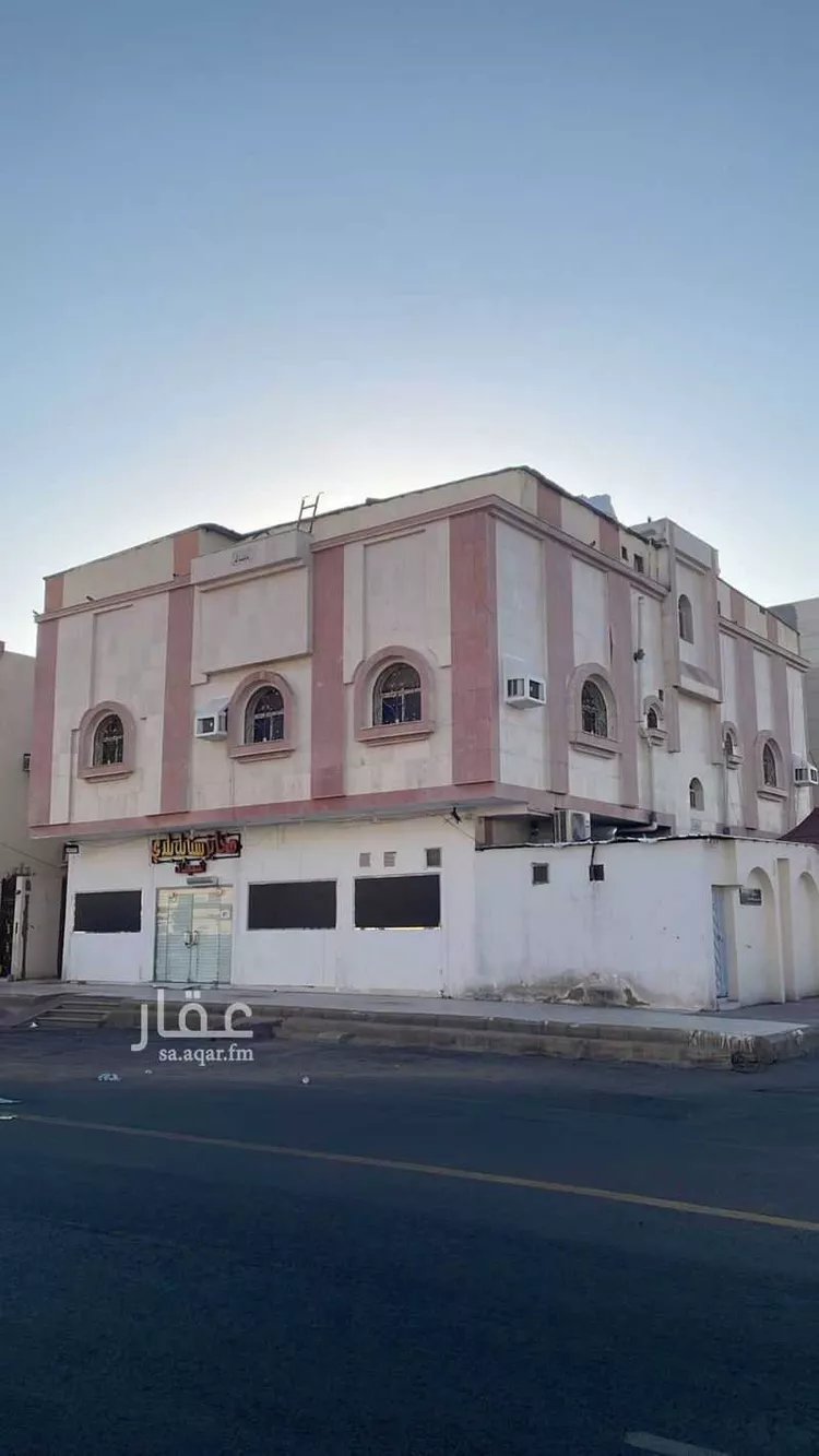 عمارة للبيع في شارع عبدالرحمن ابن عقبة االجهني, حي العزيزية, مدينة المدينة المنورة, منطقة المدينة المنورة صورة 3
