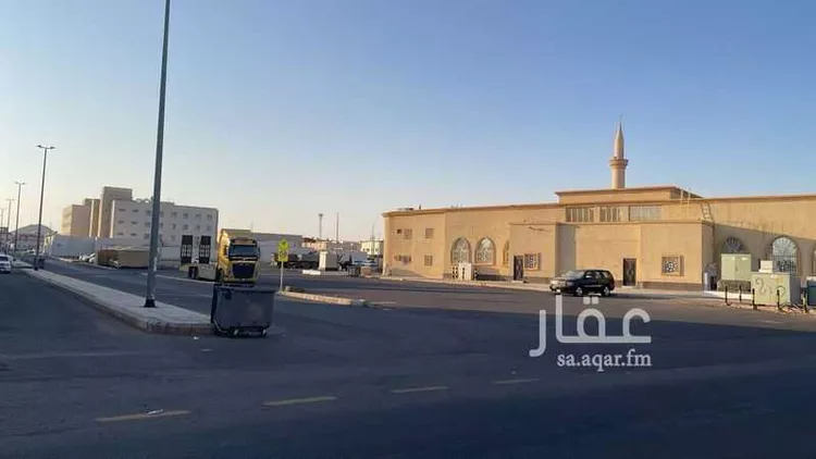 عمارة للبيع في شارع عبدالرحمن ابن عقبة االجهني, حي العزيزية, مدينة المدينة المنورة, منطقة المدينة المنورة صورة 2