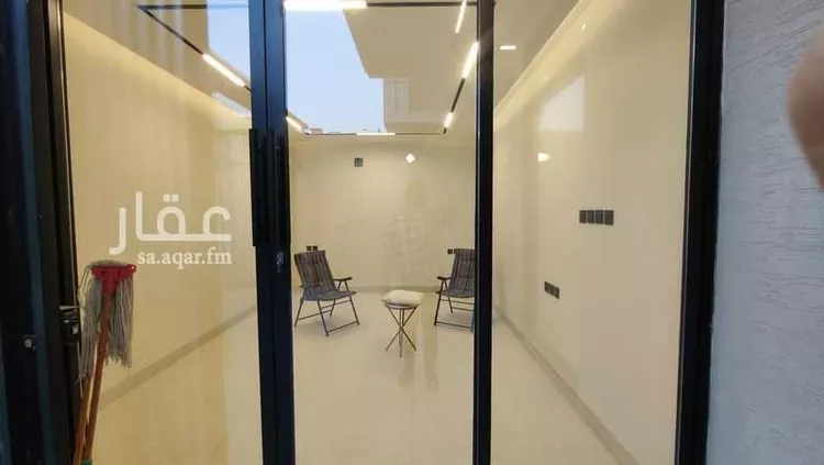 فيلا للبيع في شارع خديجة بنت حسان, حي الرمال, مدينة الرياض, منطقة الرياض صورة 2