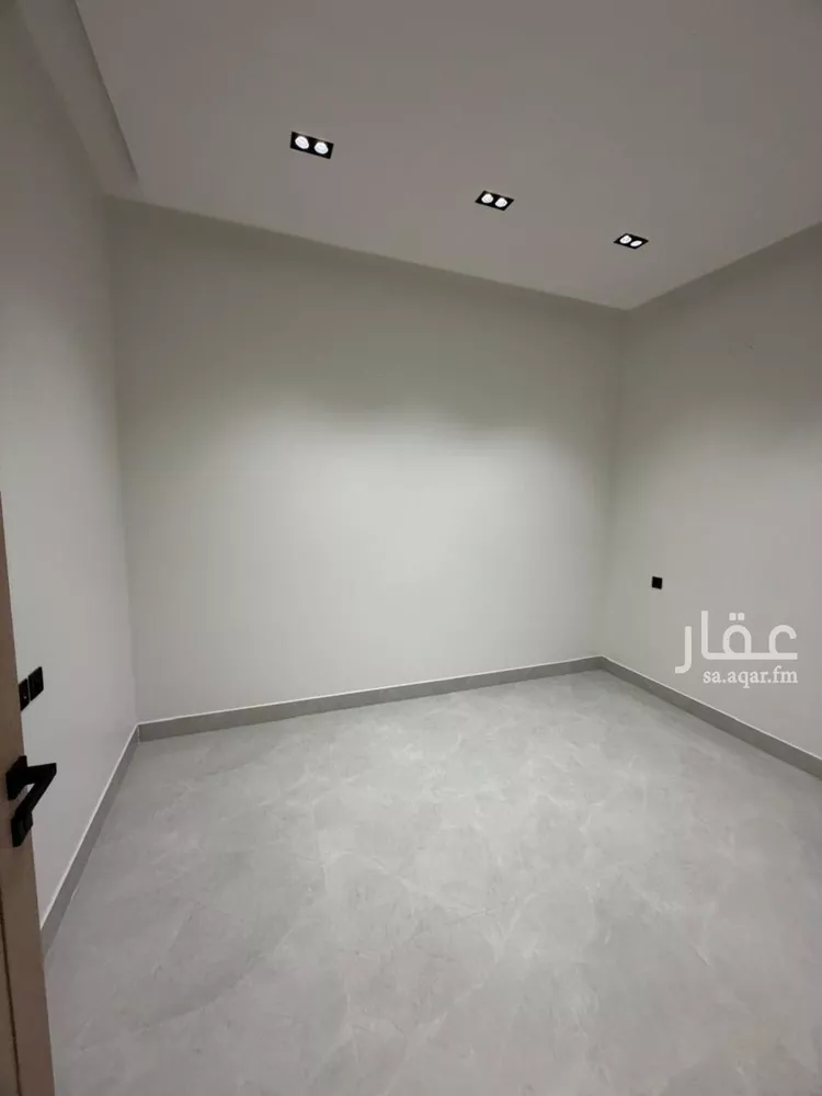 فيلا للبيع في شارع حاتم بن الليث, حي القادسية, مدينة الرياض, منطقة الرياض 17