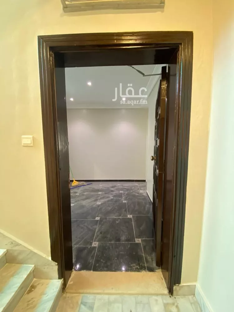 Building for Rent in Jeddah Al Faisaliah صورة 3