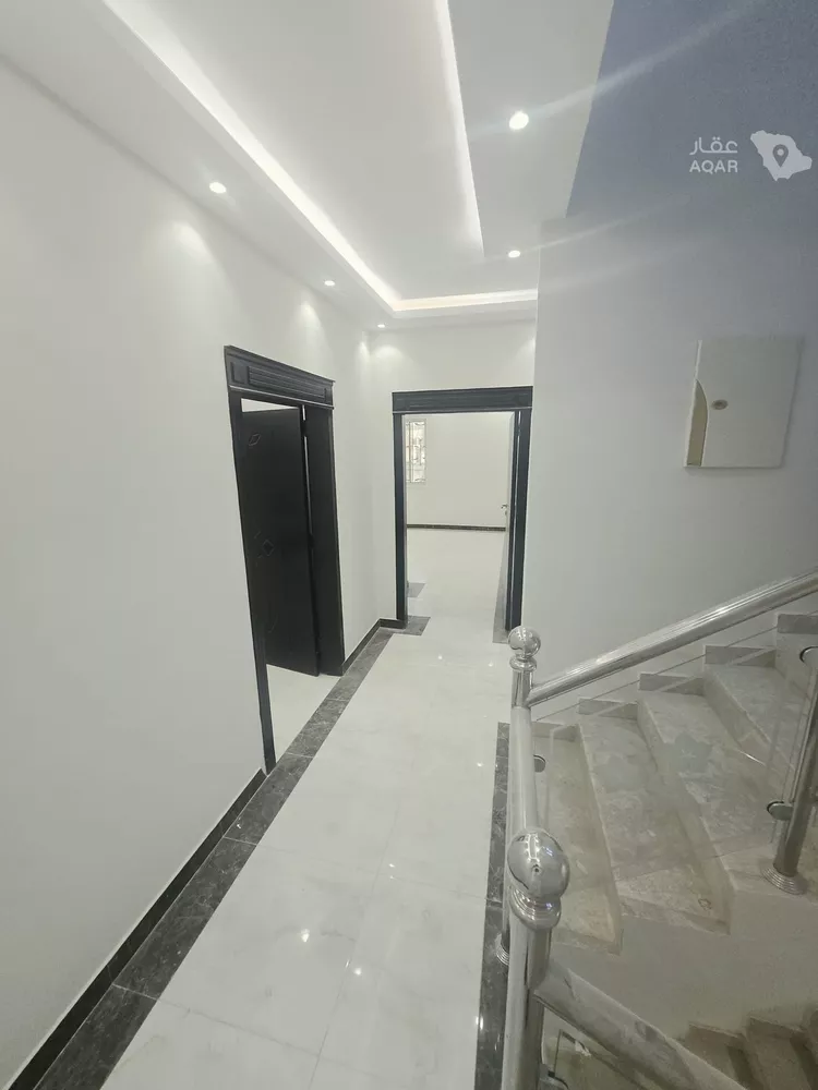 فيلا للبيع في شارع عمر مكرم, حي الرمال, مدينة الرياض, منطقة الرياض 4
