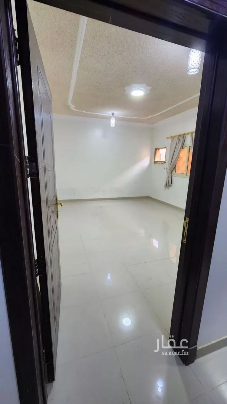 Floor for Sale in Riyadh Ar Rimal 7