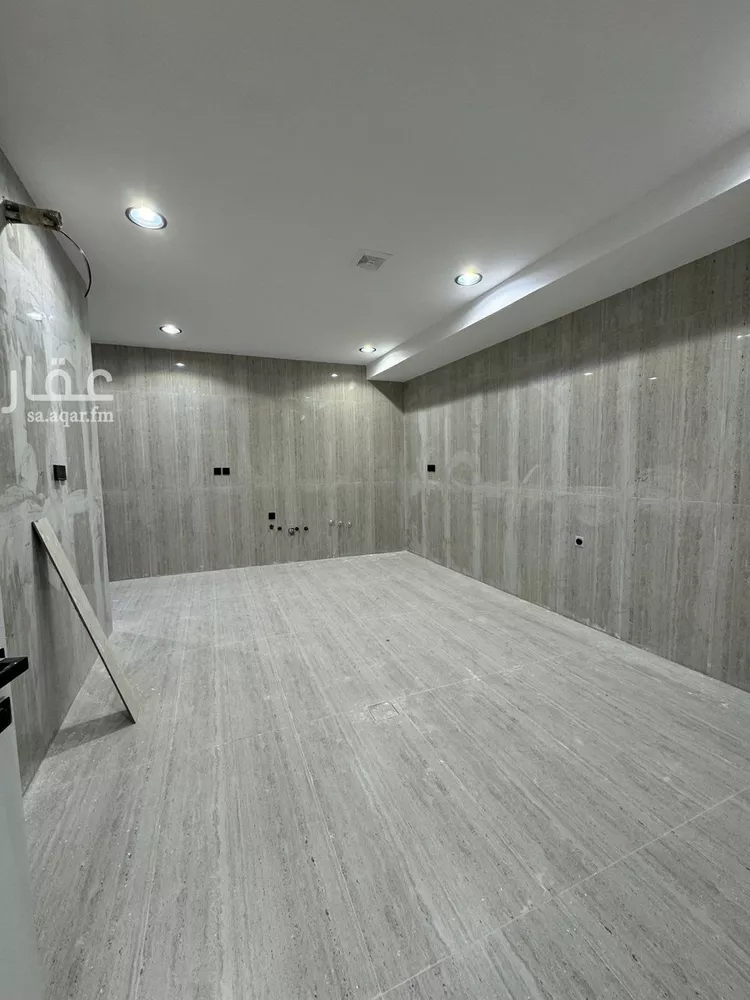 فيلا للبيع في شارع المقداد ابن عمرو, حي ضاحية الملك فهد, مدينة الدمام, المنطقة الشرقية