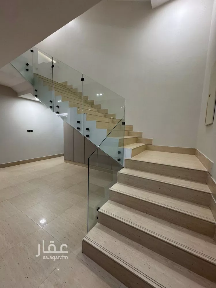 فيلا للبيع في شارع ابراهيم بن عفيصان, حي الصدفة, مدينة الدمام, المنطقة الشرقية صورة 2