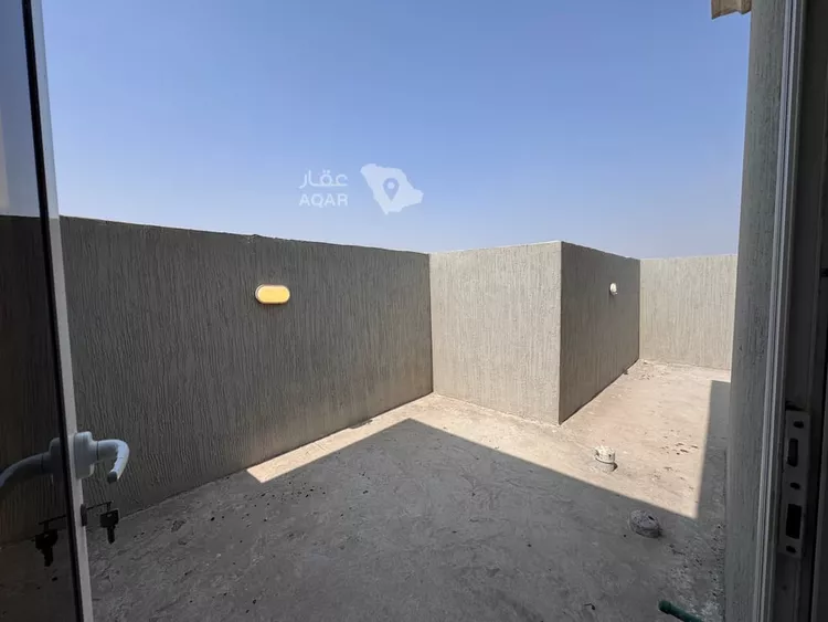 Apartment for Sale in Dhahran Al Jame'ah 8
