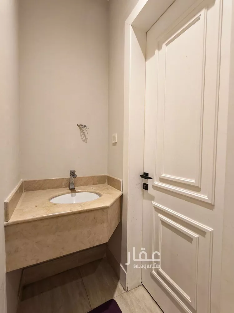 شقة للبيع في شارع القرية العليا, حي الحمراء, مدينة الخبر, المنطقة الشرقية 7