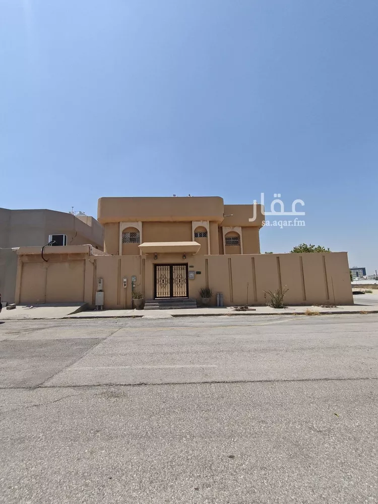 فيلا للبيع في شارع المنذر بن صعب, حي المريكبات, مدينة الدمام, المنطقة الشرقية 9