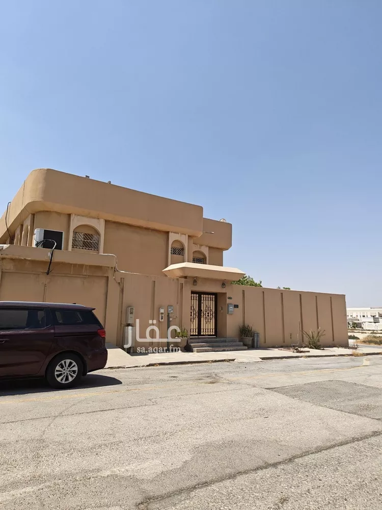 فيلا للبيع في شارع المنذر بن صعب, حي المريكبات, مدينة الدمام, المنطقة الشرقية 8