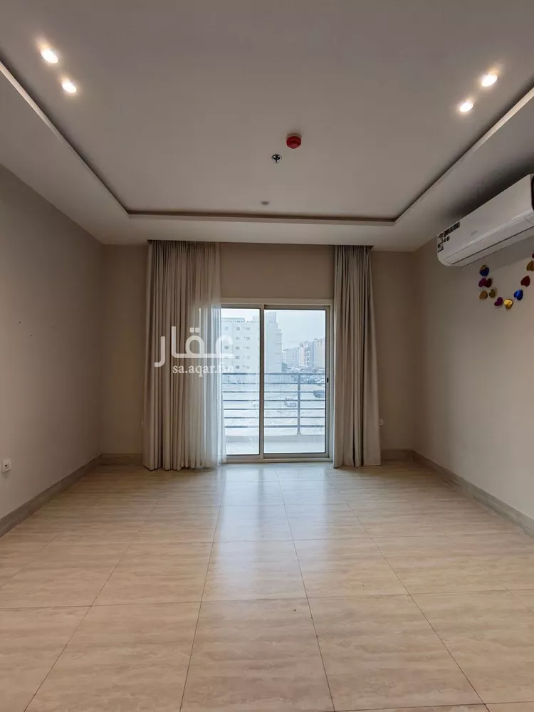 شقة للبيع في شارع القرية العليا, حي الحمراء, مدينة الخبر, المنطقة الشرقية 6