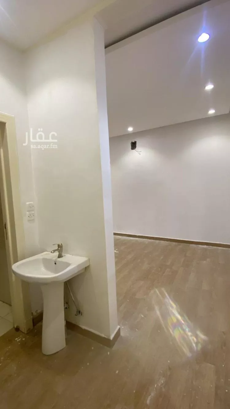 فيلا للإيجار في شارع ابن فرحون, حي بدر, مدينة الرياض, منطقة الرياض صورة 5