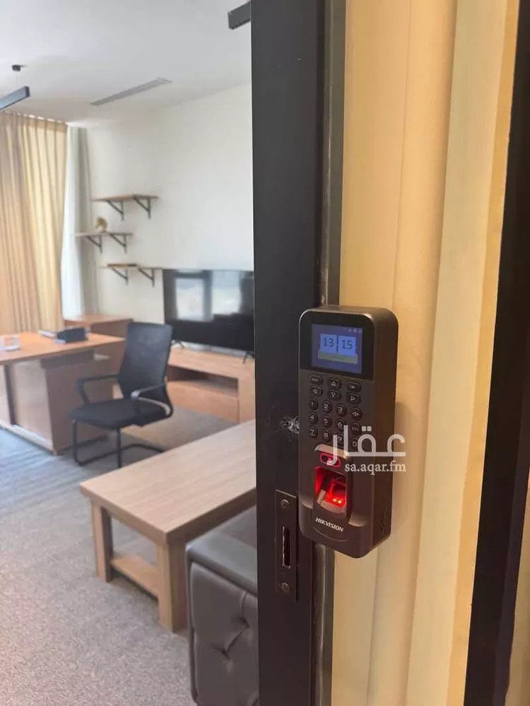 مكتب تجاري للإيجار في شارع اسماء بنت مالك, حي العارض, مدينة الرياض, منطقة الرياض 7