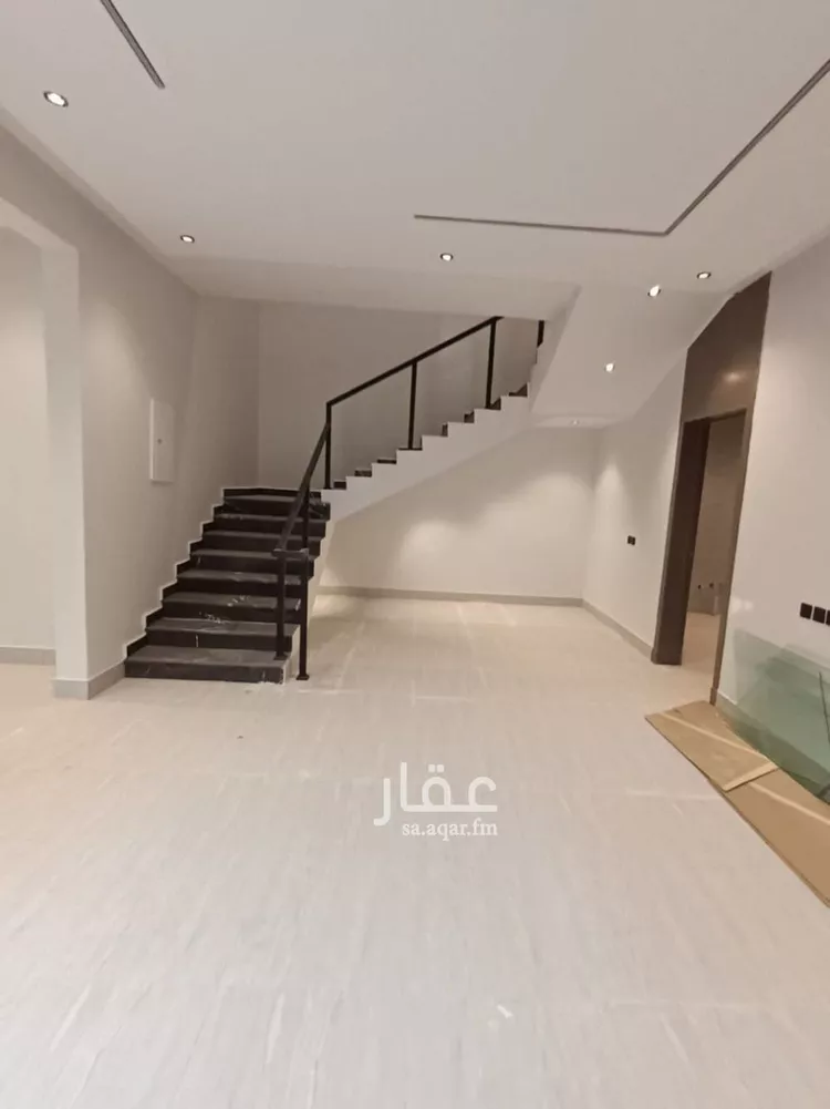 دور للبيع في شارع حامد القاري, حي عكاظ, مدينة الرياض, منطقة الرياض صورة 3
