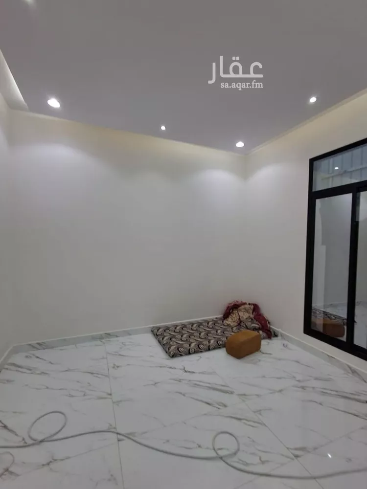 فيلا للبيع في شارع طمبرة, حي العريجاء الغربي, مدينة الرياض, منطقة الرياض صورة 3