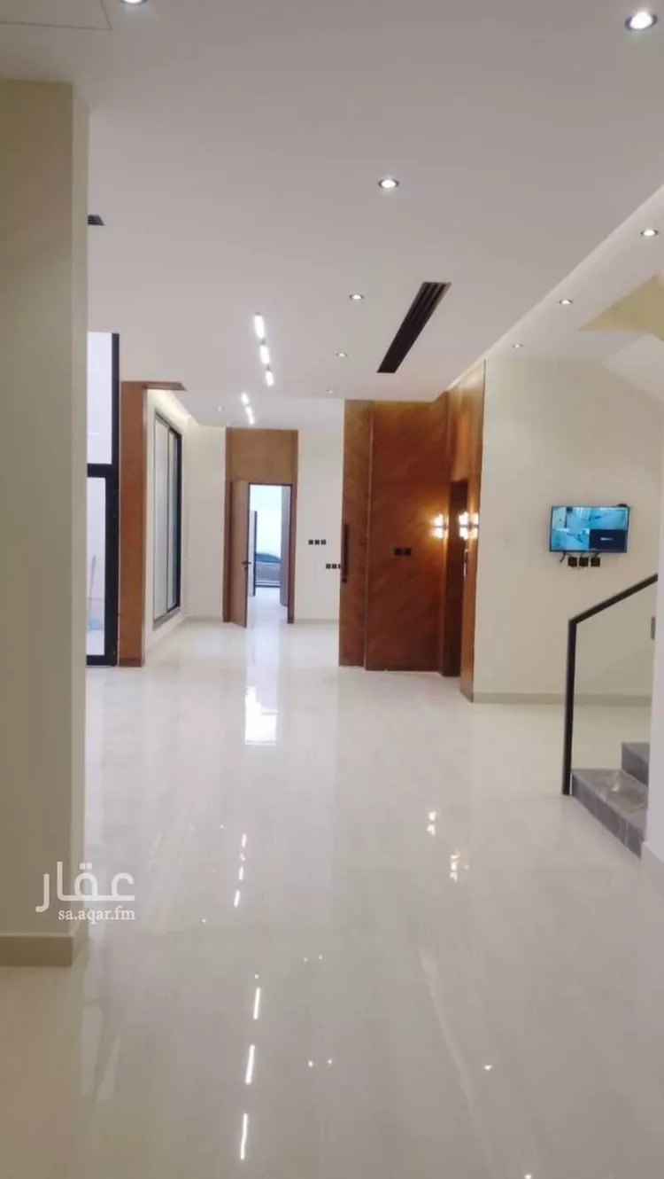 فيلا للبيع في شارع لطف بن سعد السميني, حي المهدية, مدينة الرياض, منطقة الرياض