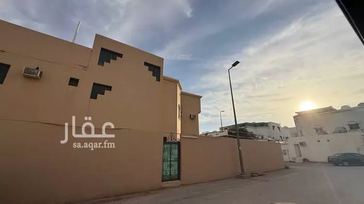 فيلا للبيع في شارع درويش ابن حسن عجيمي, حي الربوة, مدينة بريدة, منطقة القصيم صورة 4